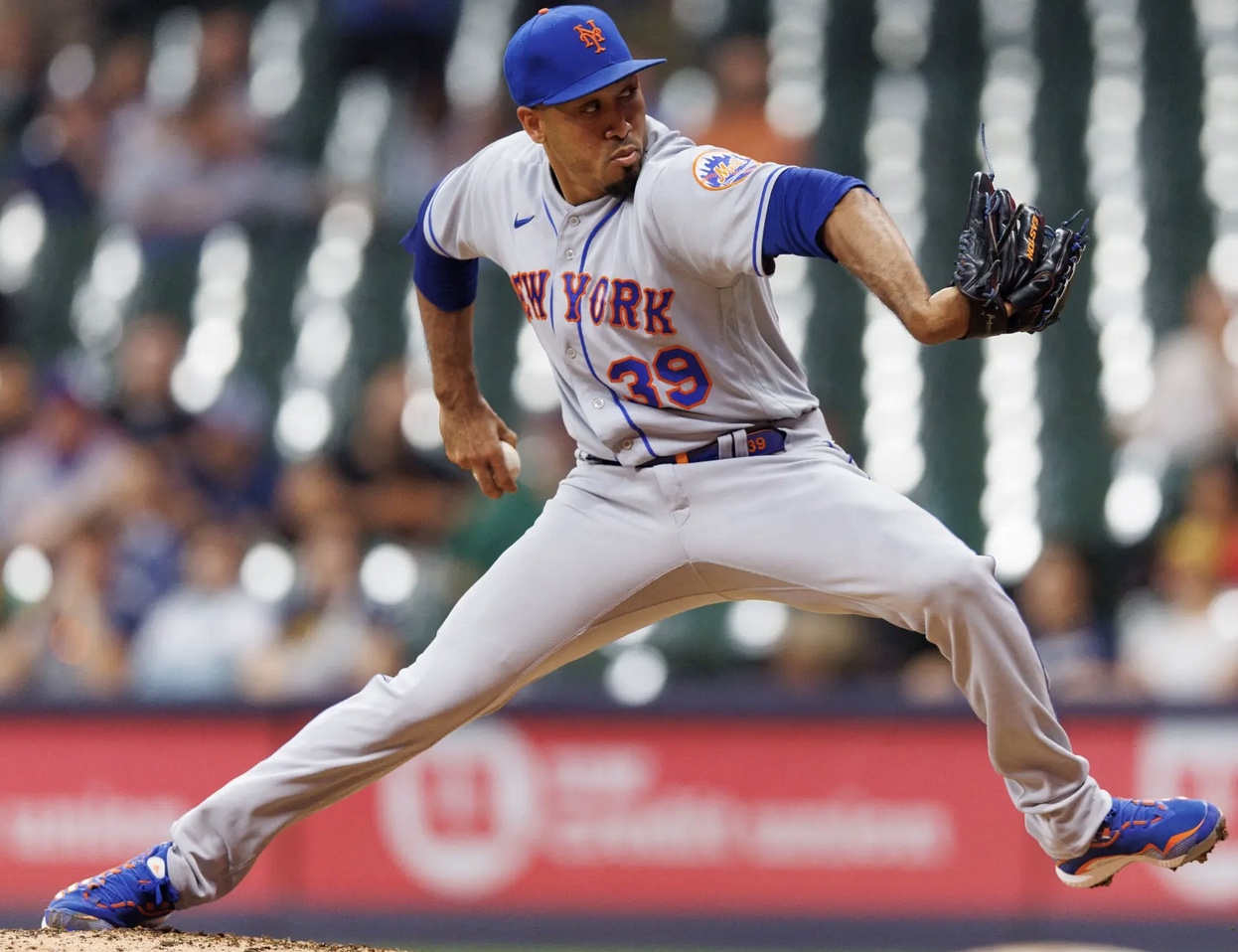Mets Pitcher Edwin Diaz Signs $102 Million Dollar&nbsp;Deal!