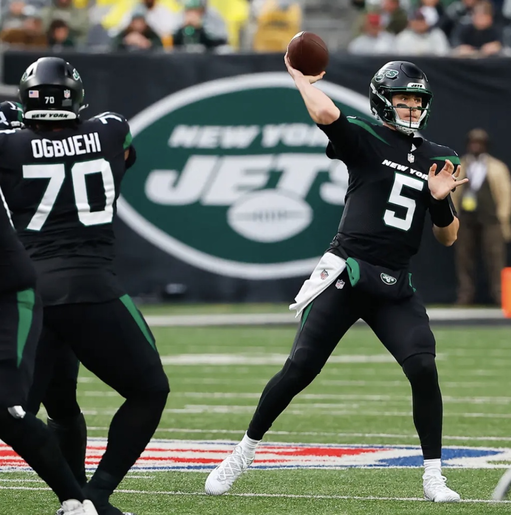 NY Jets QB Mike White Nearly&nbsp;Flawless!