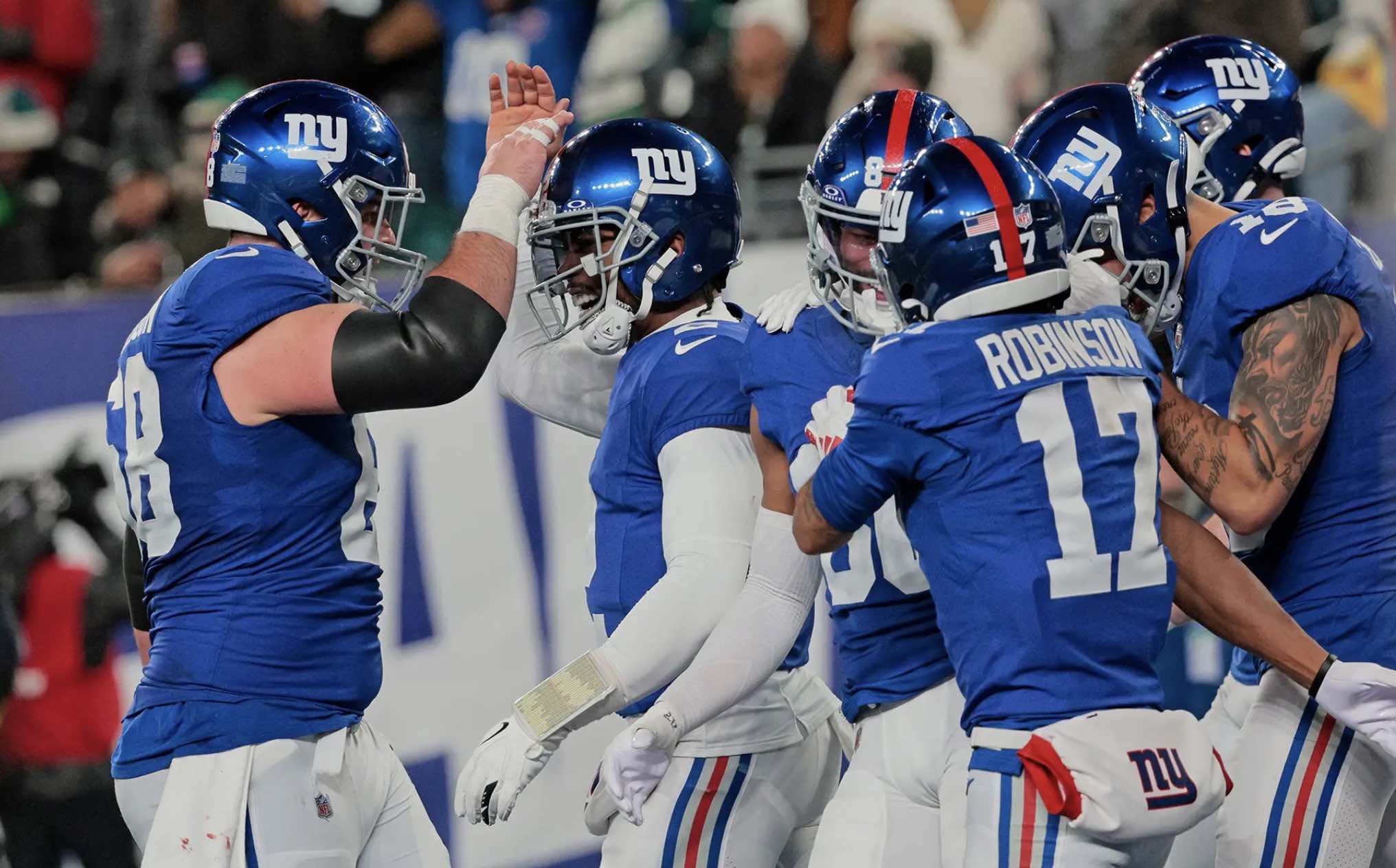 Giants Beat Eagles&nbsp;27-10