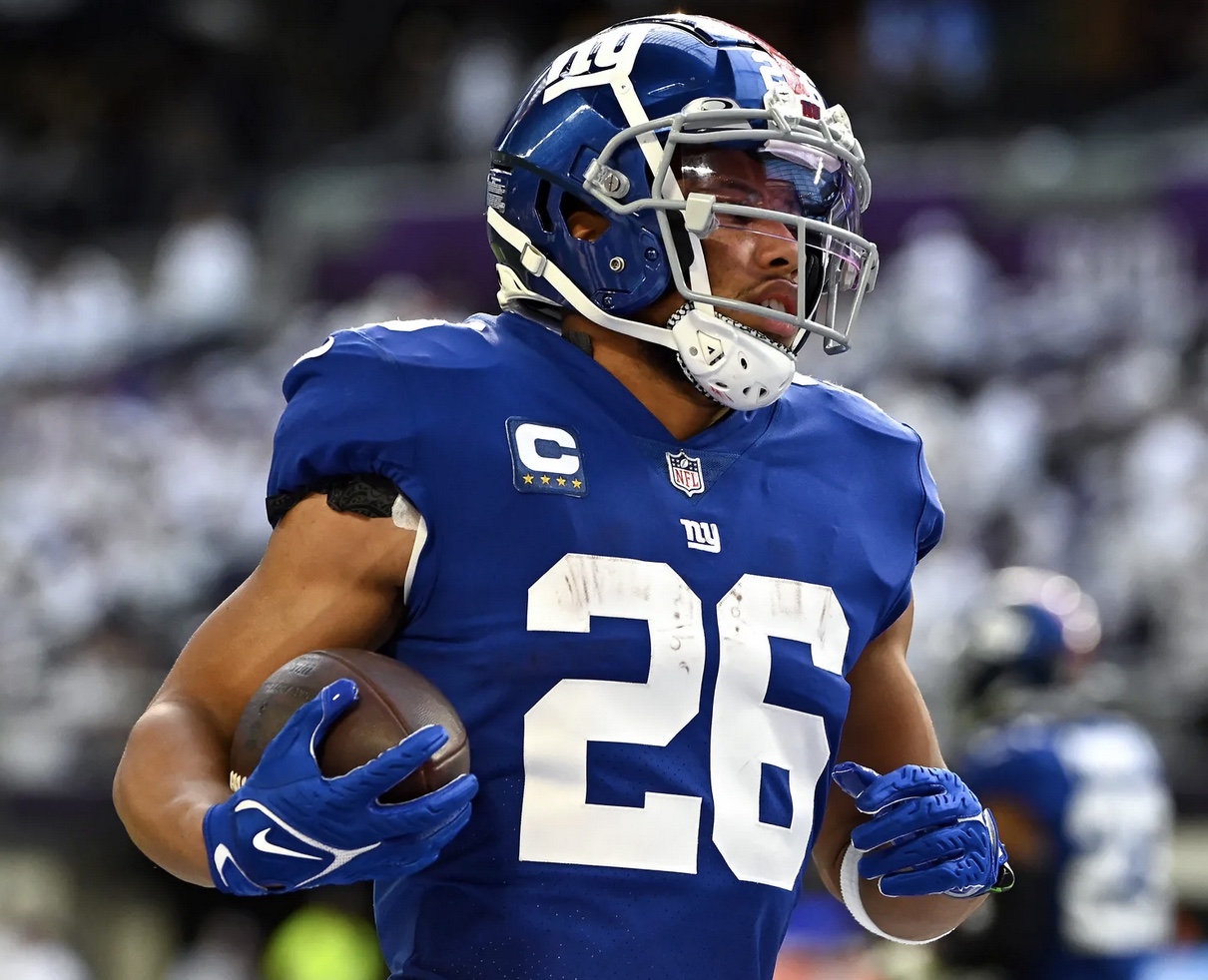 Saquon Barkley Signs with Eagles 