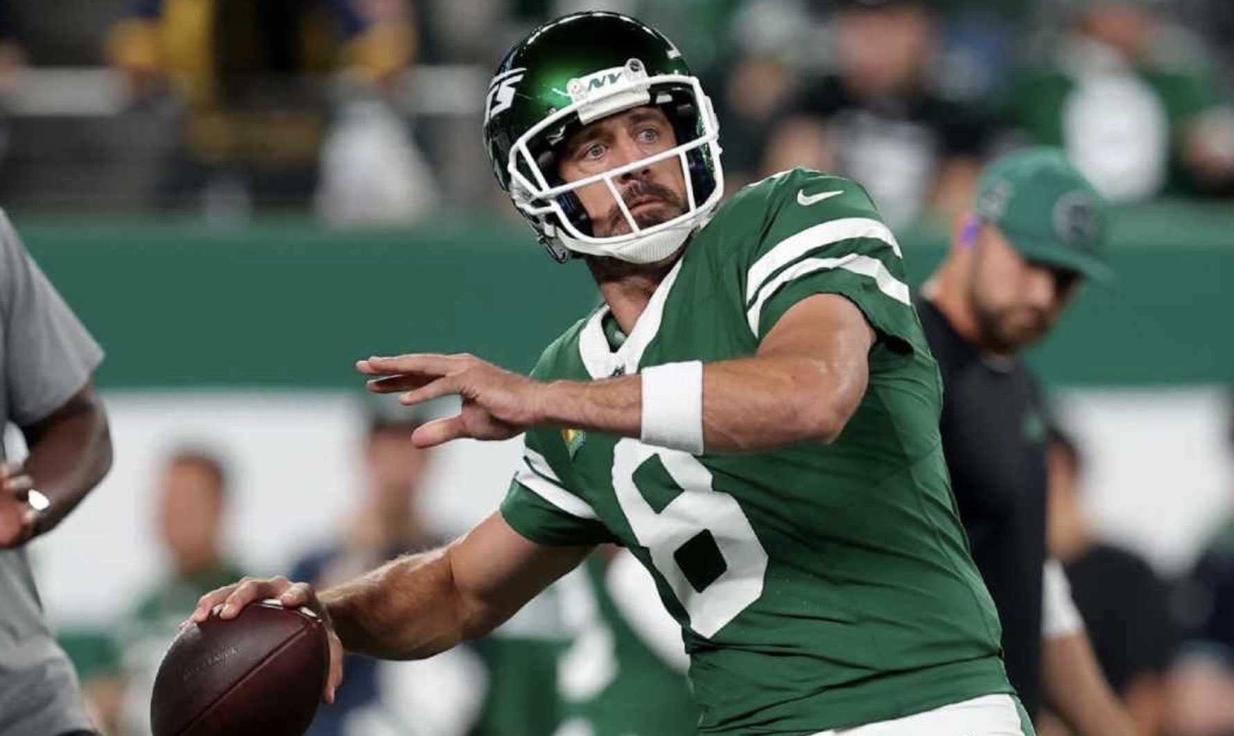 Aaron Rodgers Leads Jets Over Patriots&nbsp;24-3