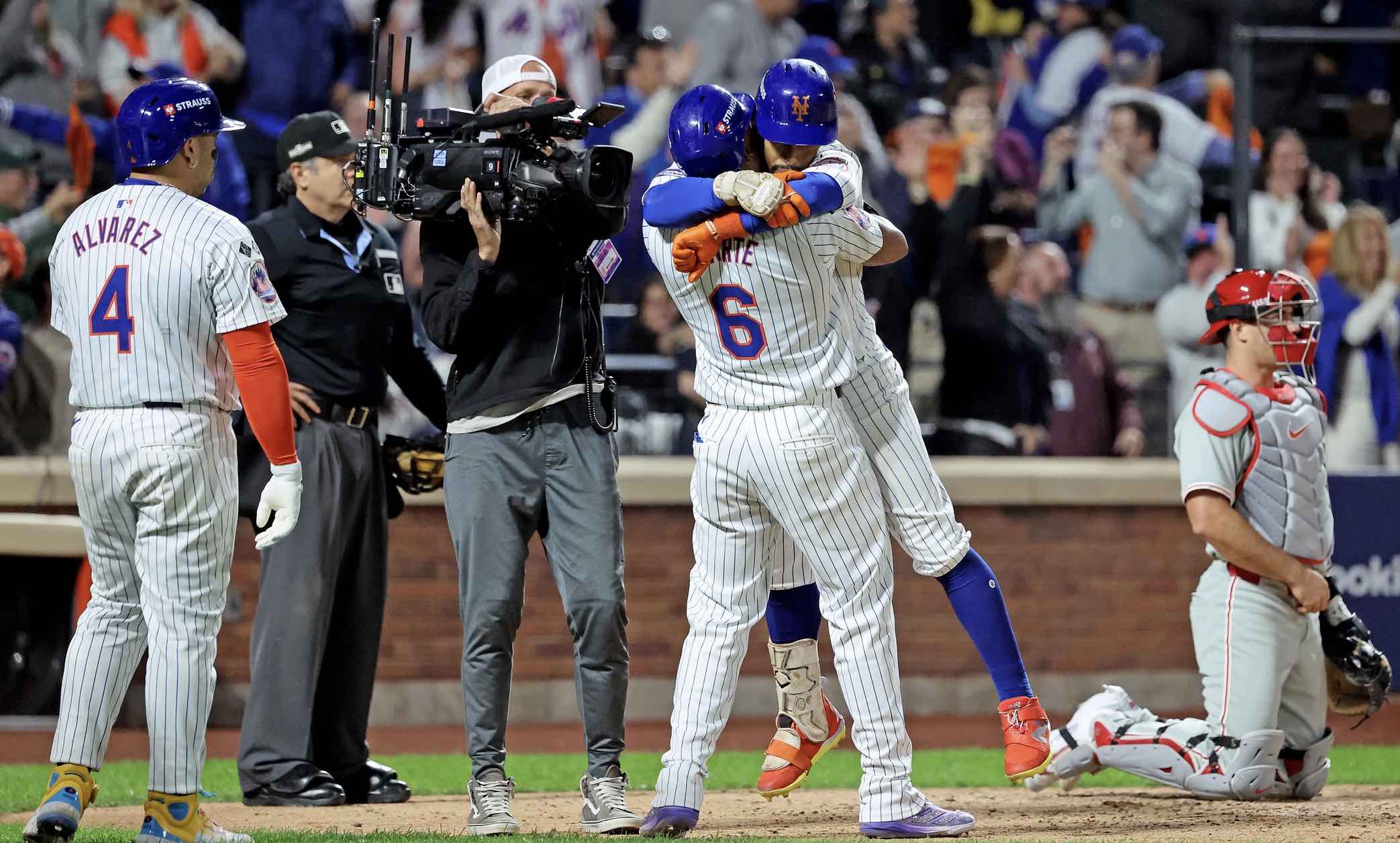 Francisco Lindor’s Grand Slam Blasts Mets Past&nbsp;Phillies