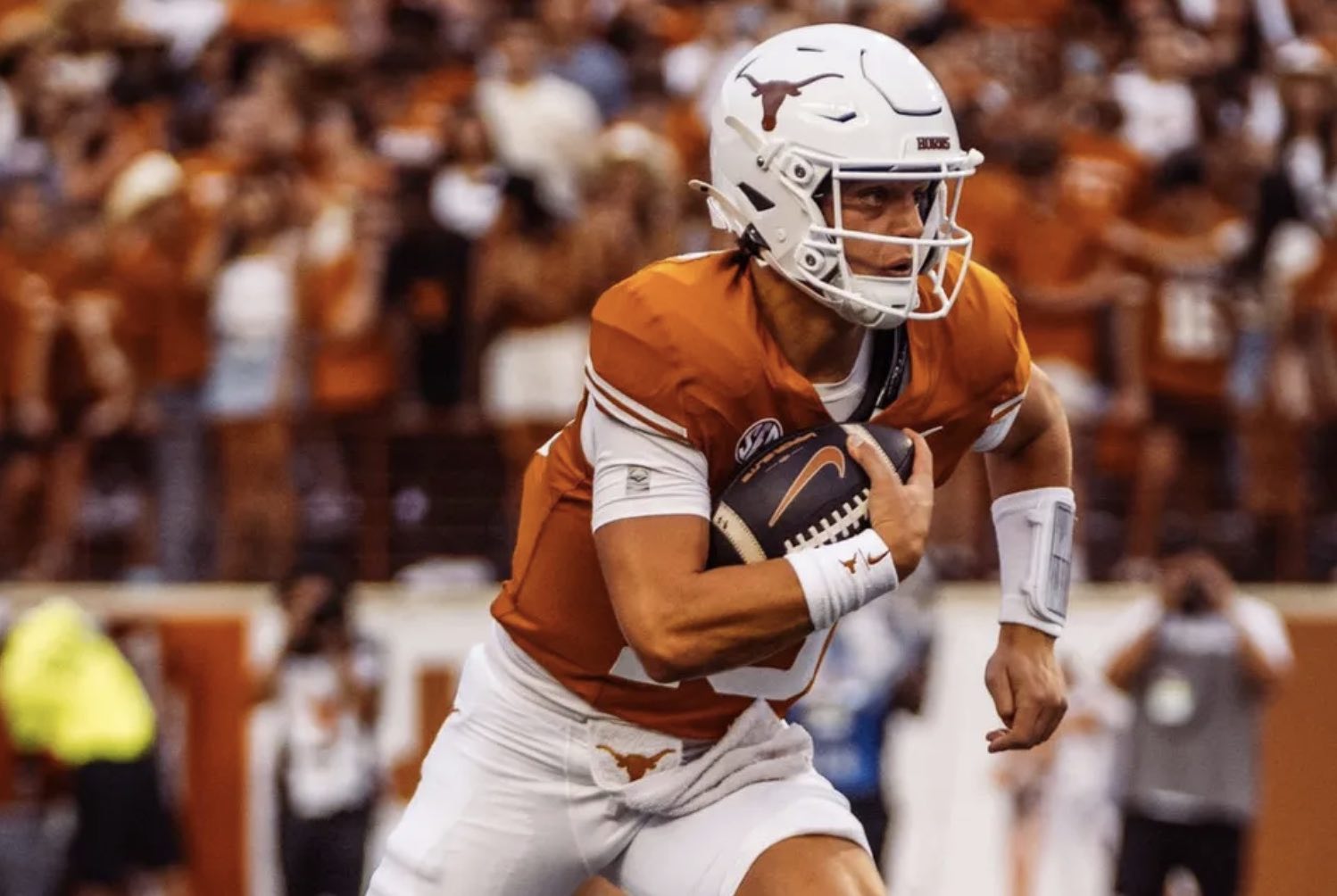 Texas Longhorns Ranked as No. 1 at Start of College Football&nbsp;Season