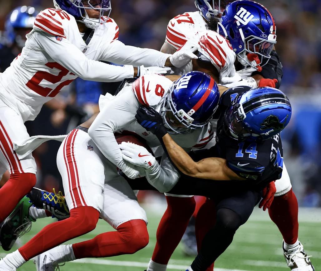 Lions Rally to Stun&nbsp;Giants