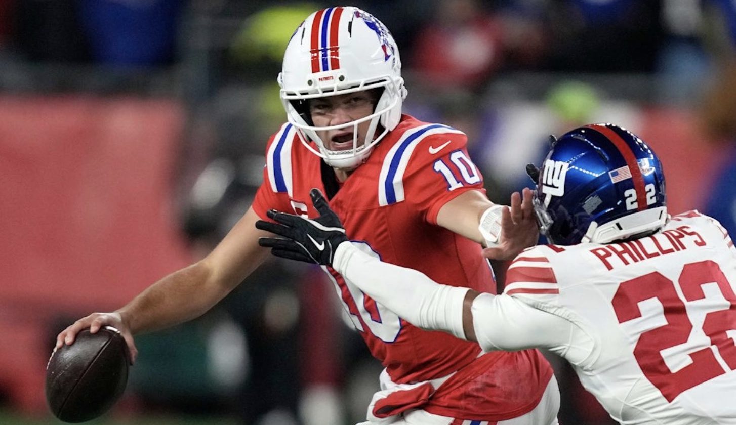 Patriots Roll Over Giants&nbsp;33-15