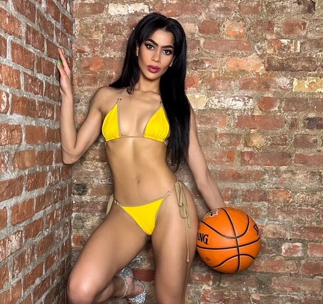 College Basketball with the Hoops Cabaret Strippers! College Basketball with the Hoops Cabaret Strippers!